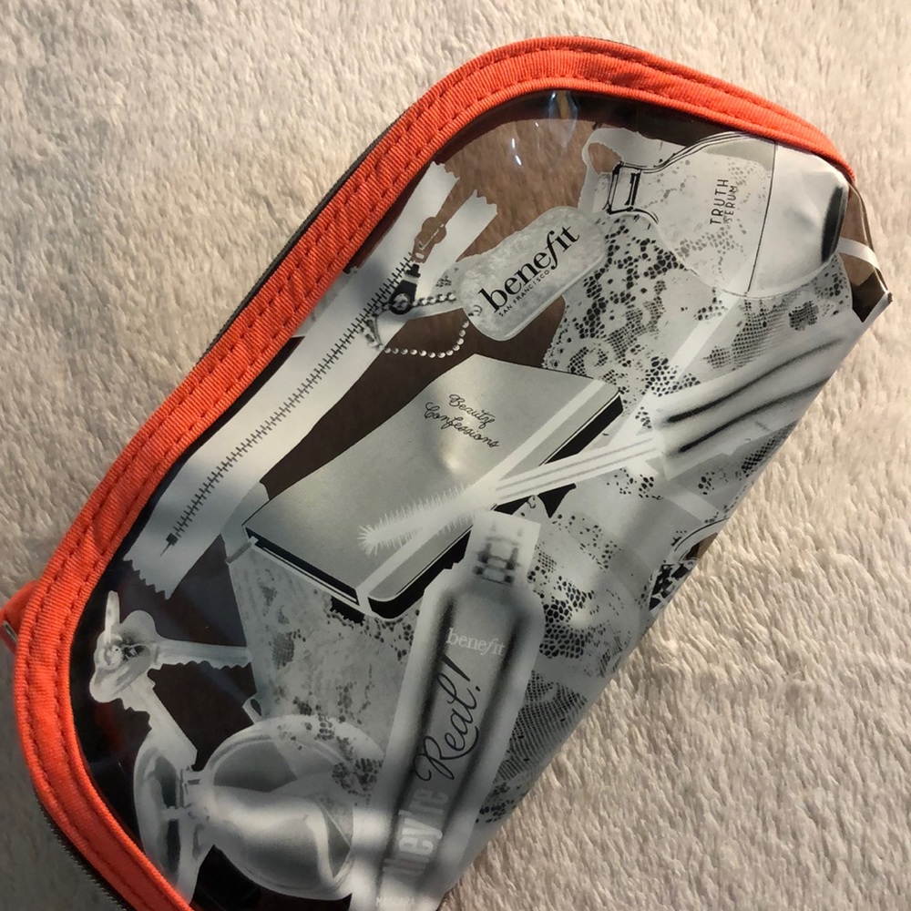 ✨ Benefit cosmetic bag